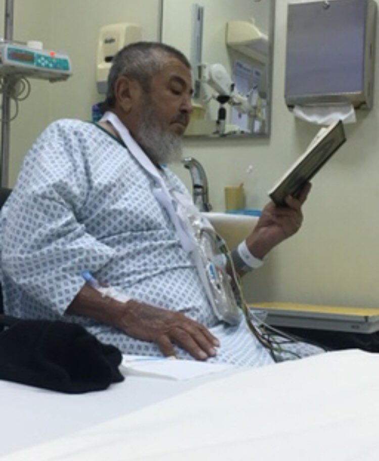 user3676's tweet photo. غفر الله له وجعل الله قبره روضة من رياض الجنة كان القران الكريم ربيع قلبه وأنيسه الدائم  #شارك_بصوره_ابوك https://t.co/lUN50q3CP0