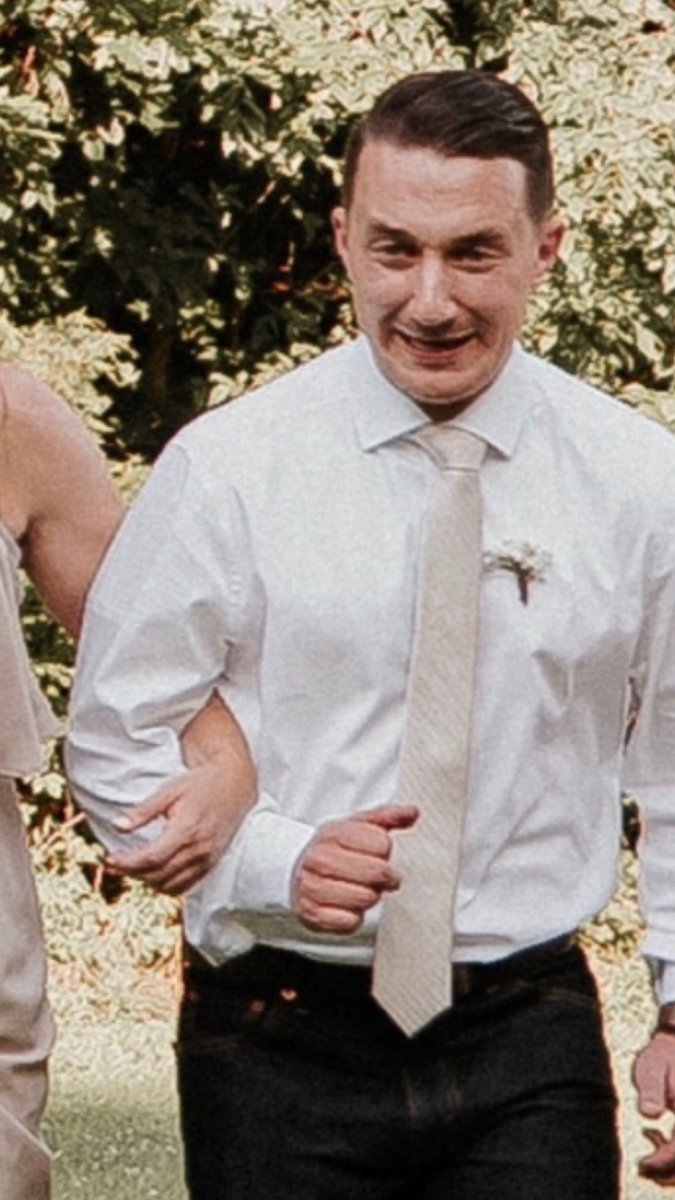 jade_haddix's tweet photo. When you have to touch another female &amp; your wife is crazy. #KIDDING #HisFace #SorryZachAndSam 🤣😂 https://t.co/VJzdOMUYtd