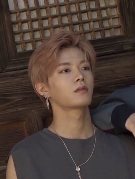 yutapics's tweet photo. he’s so gorgeous https://t.co/PunfkF5AhW