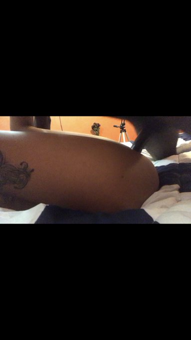 Video on https://t.co/u6vNGuH1VX Subs only $6 👩🏽&zwj;💻 @OnlyFans https://t.co/gnzgUmk0Ki<a href="/tag/footfettish"class="tags"><span>#footfettish</span></a>
