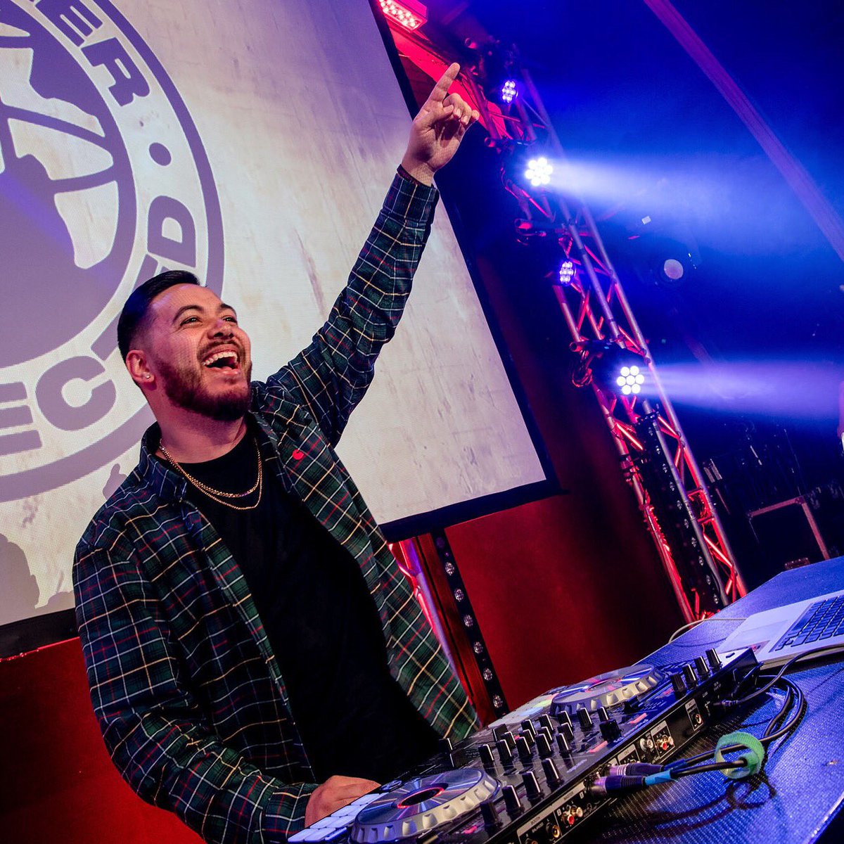 selectaudiovisu's tweet photo. Added lighting fixtures for extra punch to your stage design. We think the DJ approves! πππ‘#HappyFriday #Lighting #LX #VisualEffects #DJ
#SelectAudioVisual #AudioVisual #SelectAV #Events #Production #Design #Inspiration #EventProfs #BTS #DigitalMarketing #Innovation #Inspire https://t.co/aQyblfMIIV