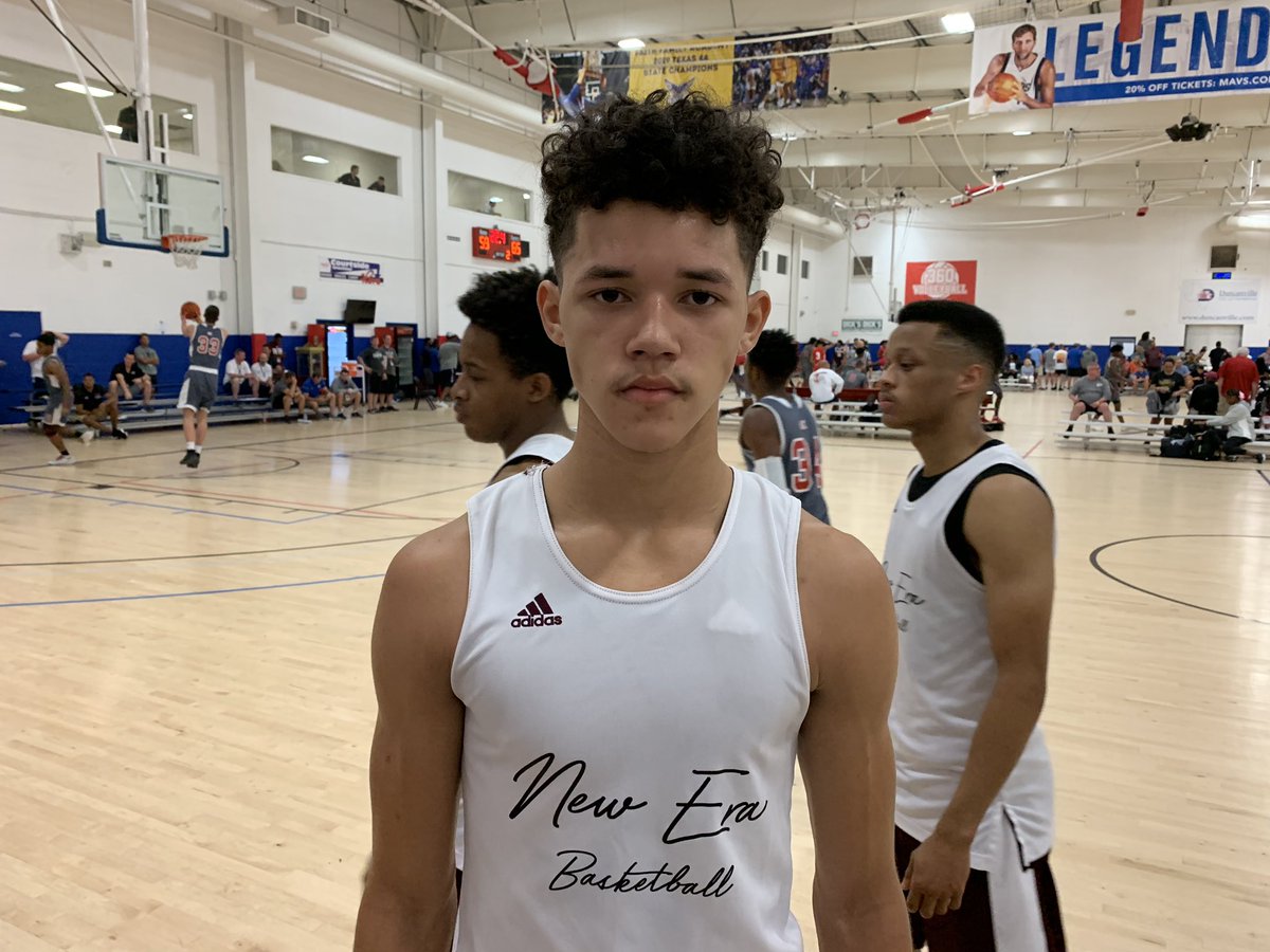 TexasHoopsGASO's tweet photo. #LivePeriodGASO @corycanada1 was efficient and got to the rim well in a 21-point game for @AustinNewEra in their game with All Arkansas Red #TexasHoopsGASO https://t.co/8R1rySk8e7
