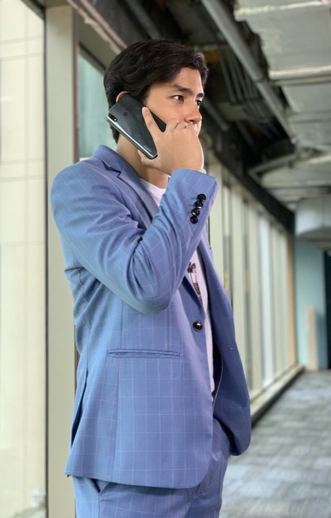 gracecameron007's tweet photo. Keeping it cool and neat with this outfit 😉 Make way for the biggest midyear festival with realme and Lazada. Catch amazing blowouts from @realmephilippines today. I know you’ve been waiting for it! #realmePH https://t.co/r99165HrwA