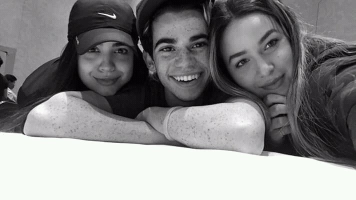 SofiaCarsonCol's tweet photo. Esto es tan triste💔 https://t.co/Ooxw2v2UuC
