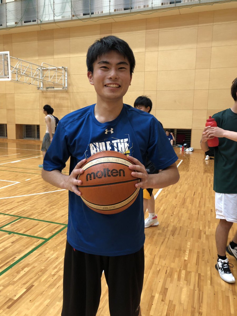 愛媛大学公認 男子バスケットボール部 愛大男子バスケ部選手紹介 1回目の今日は1回生 菊池 雄太 松山工業 174cm シューター 愛媛県国体選手の経歴を持つ待望の大型新人 先月の四国インカレ松山大学戦では36得点を決め 四国バスケに