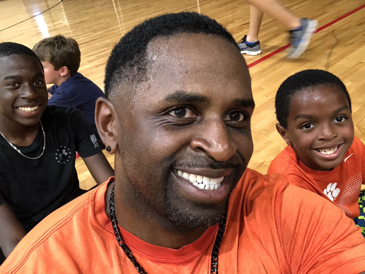 ervin_mack's tweet photo. First training for the #Goliath was awesome. Great turnout tonight!!! So awesome to see all the dads with their kids. Great physical workout but an even better spiritual workout. 1 Tim. 4:8. #TrainForGodliness #MackMen #TheMacks @ShandonBaptist #ConquerTheGoliath https://t.co/bcXlumFVQ0