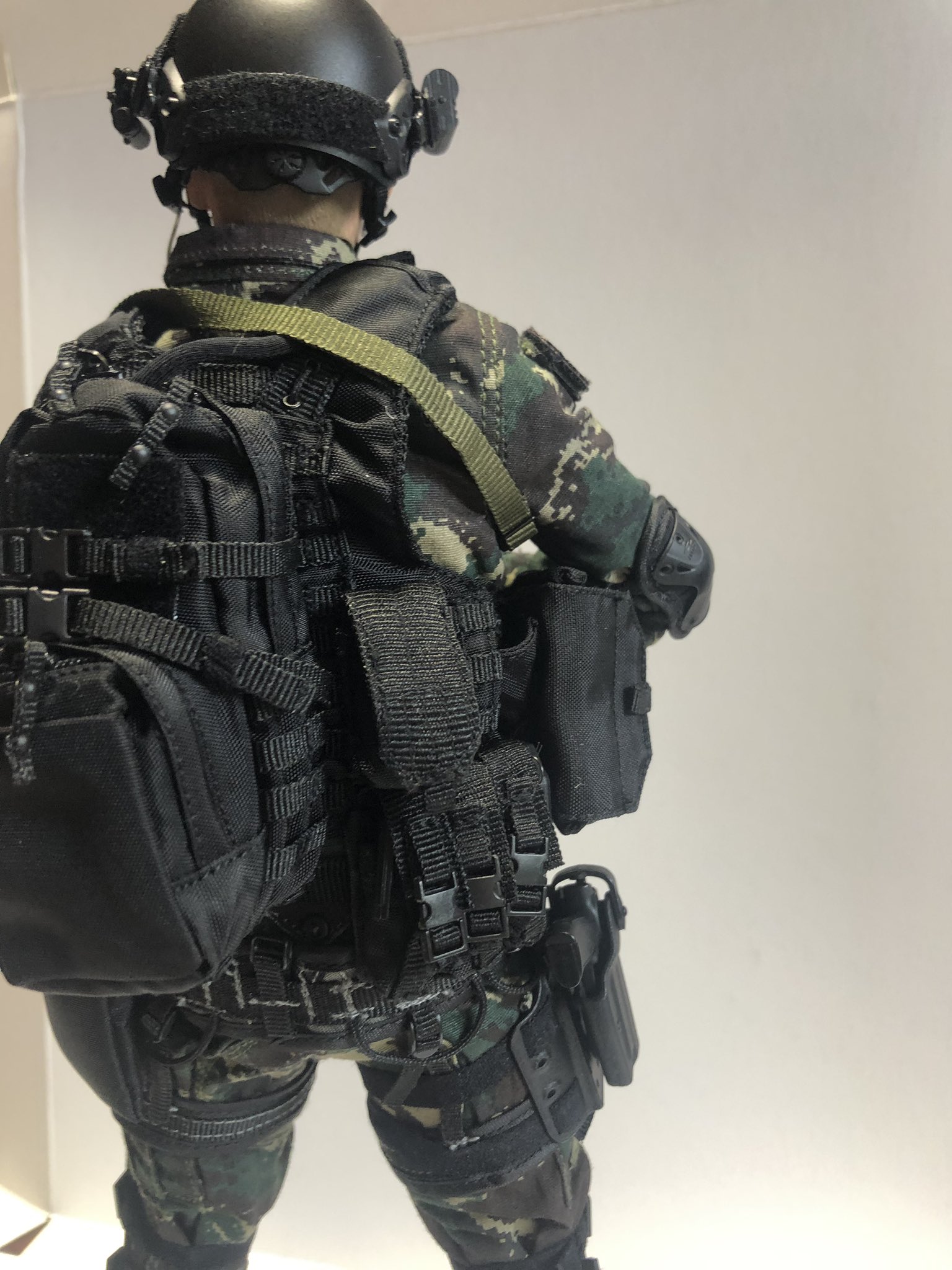 筆髭 書記長 インカムとかで悪戦苦闘しながらもなんとか完成 かっこいい Damtoys 1 6 中国人民解放軍陸軍特戦 T Co Eqizb8rnxk Twitter