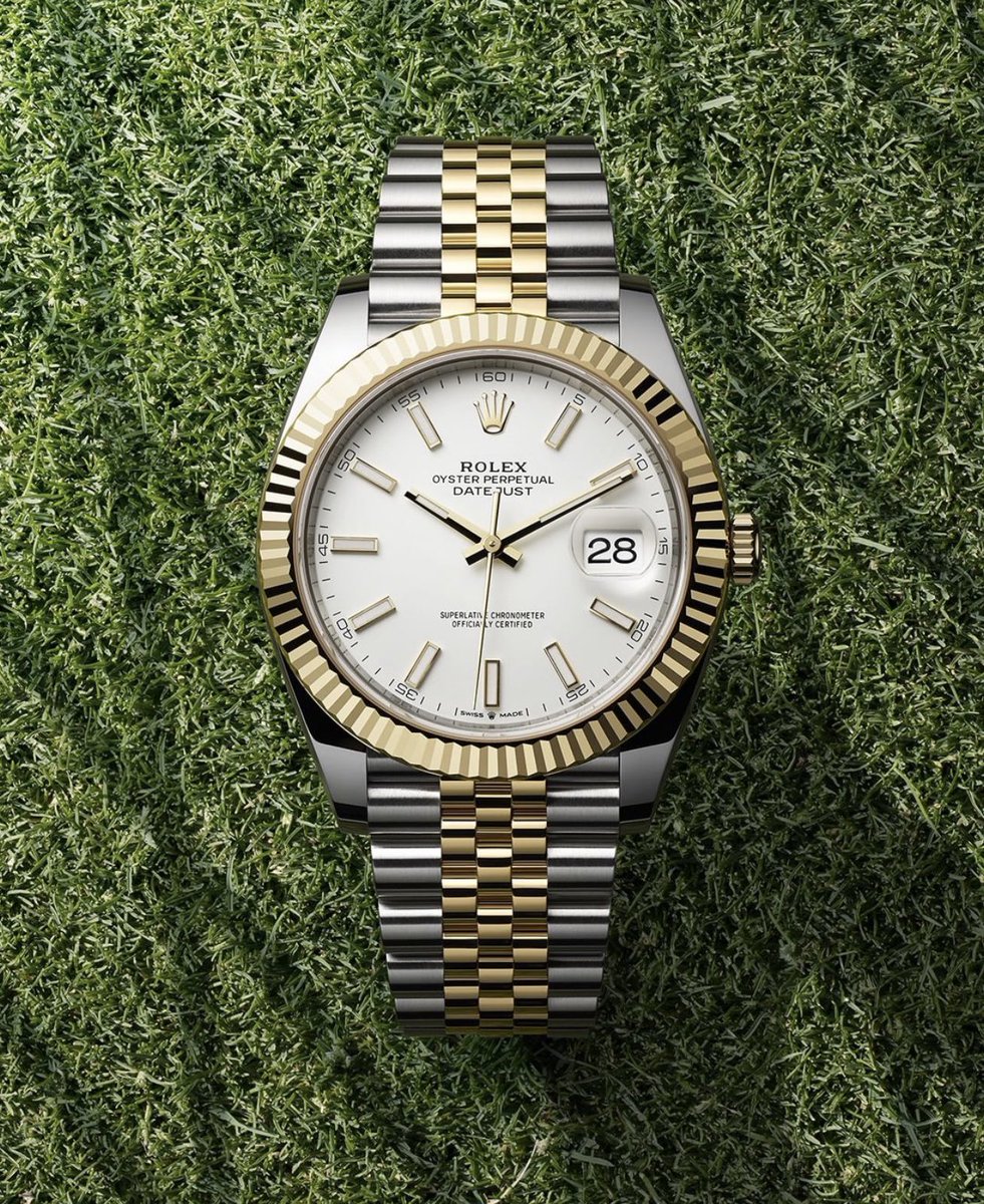 The Datejust 41 in a yellow Rolesor version featuring a white dial, an 18ct yellow gold fluted bezel, and fitted with the five-piece link Jubilee bracelet.
#Rolex #Datejust #Wimbledon
Shop Rolex exclusively in Rhode Island at Providence Diamond.