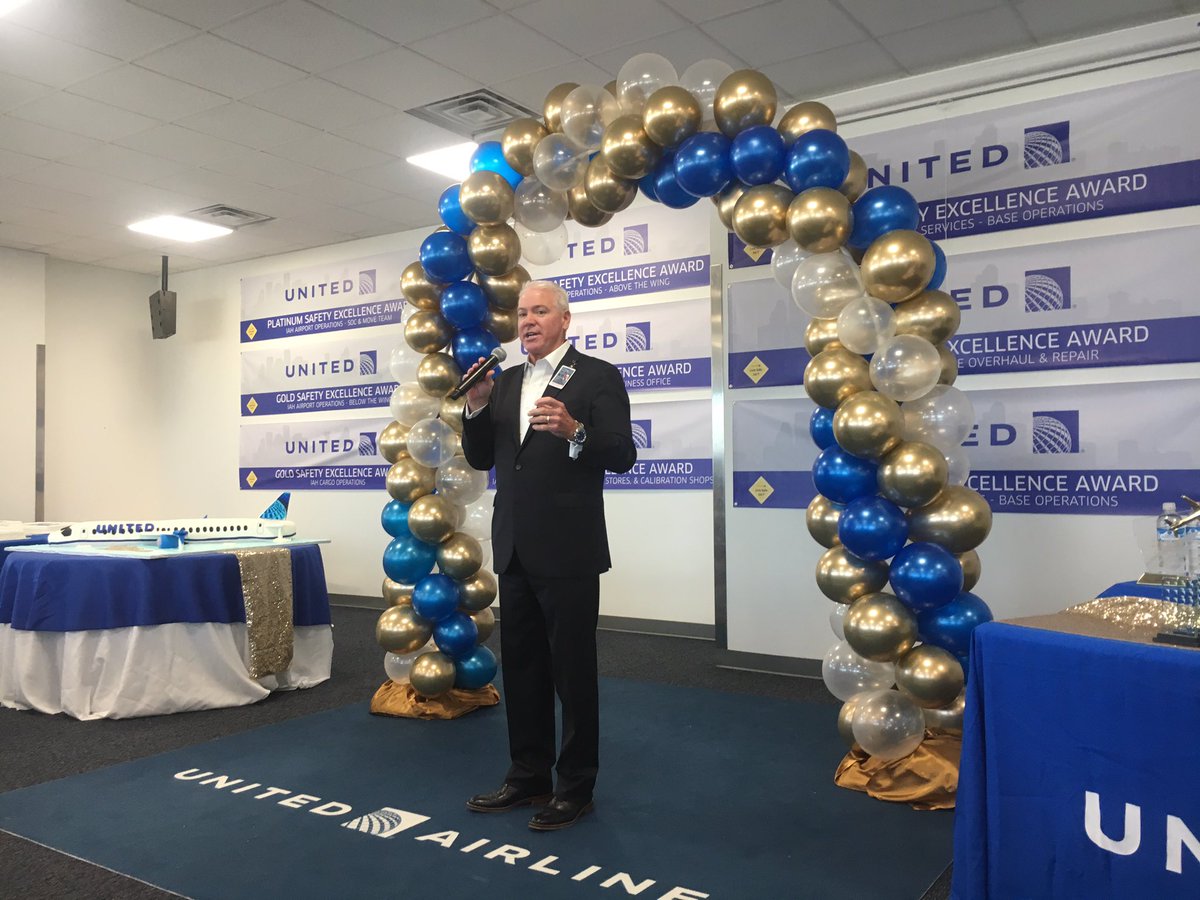 vargas_cara's tweet photo. Safety is happening at IAH! It was a great ‘out of this world’ celebration today with astronaut Ken Cameron and our leadership team. #SafetyFirst #Gold #VPP #OneHubOneTeam @weareunited https://t.co/PbG4YHp8aY