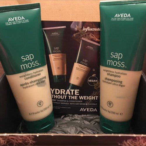Makeupdivaamber's tweet photo. @Influenster  @aveda #complimentary I just washed my hair with this and it’s amazing! My hair feel light and not weighed down. The scent is soft and natural and the ingredients are natural! The cool thing about it is that it is vegan! https://t.co/gC4O9SerUr