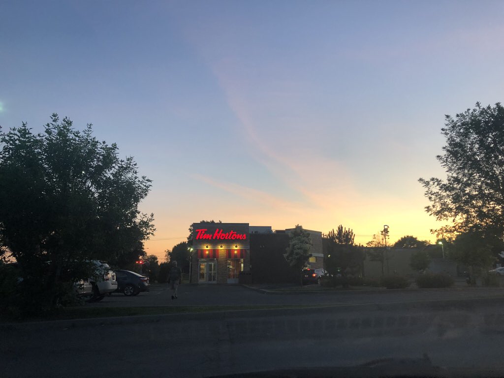 marmouriee's tweet photo. Only in Canada 🇨🇦 #timies @TimHortons https://t.co/dy4uGVoPzd