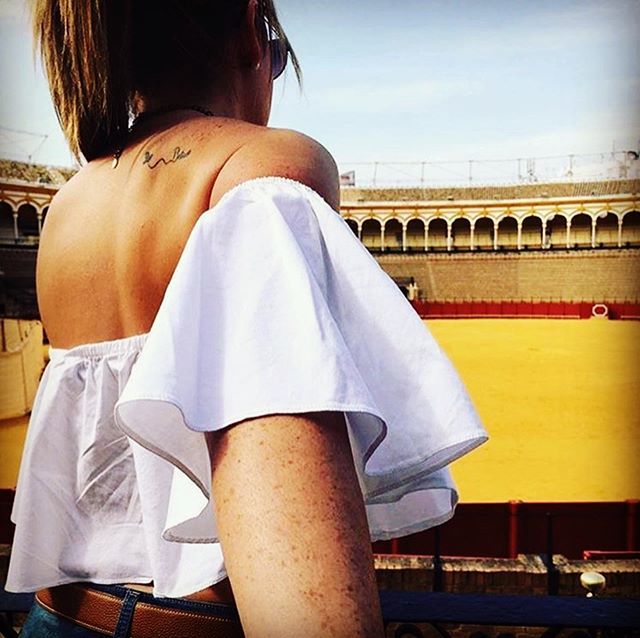 BarraBravaToros's tweet photo. Que te lleven a los #toros #ESOesAMOR #tagIFyouKNOW #tauromaquia #toreria #bellezataurina #mujerestaurinas #taurinos #TauromaquiaSi #SiAlosTOROS https://t.co/71z7jwwS1N https://t.co/1ldmvdd0t1