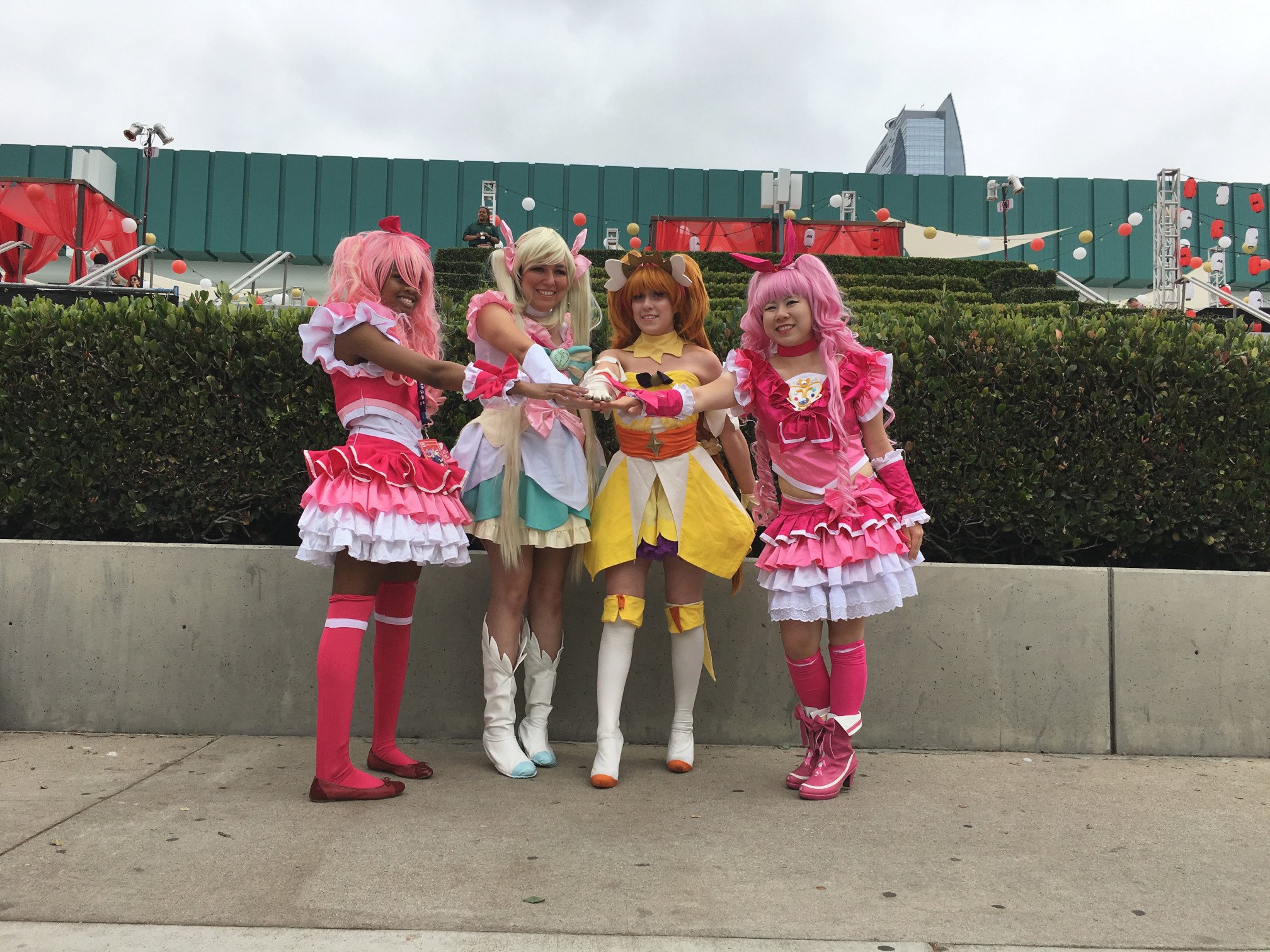 Maria 🍇⚡️ on Twitter: "Pretty Cure/Glitter cosplay gathering! (1/2) #AX2019 https://t.co/WKJYXXpP38" / Twitter