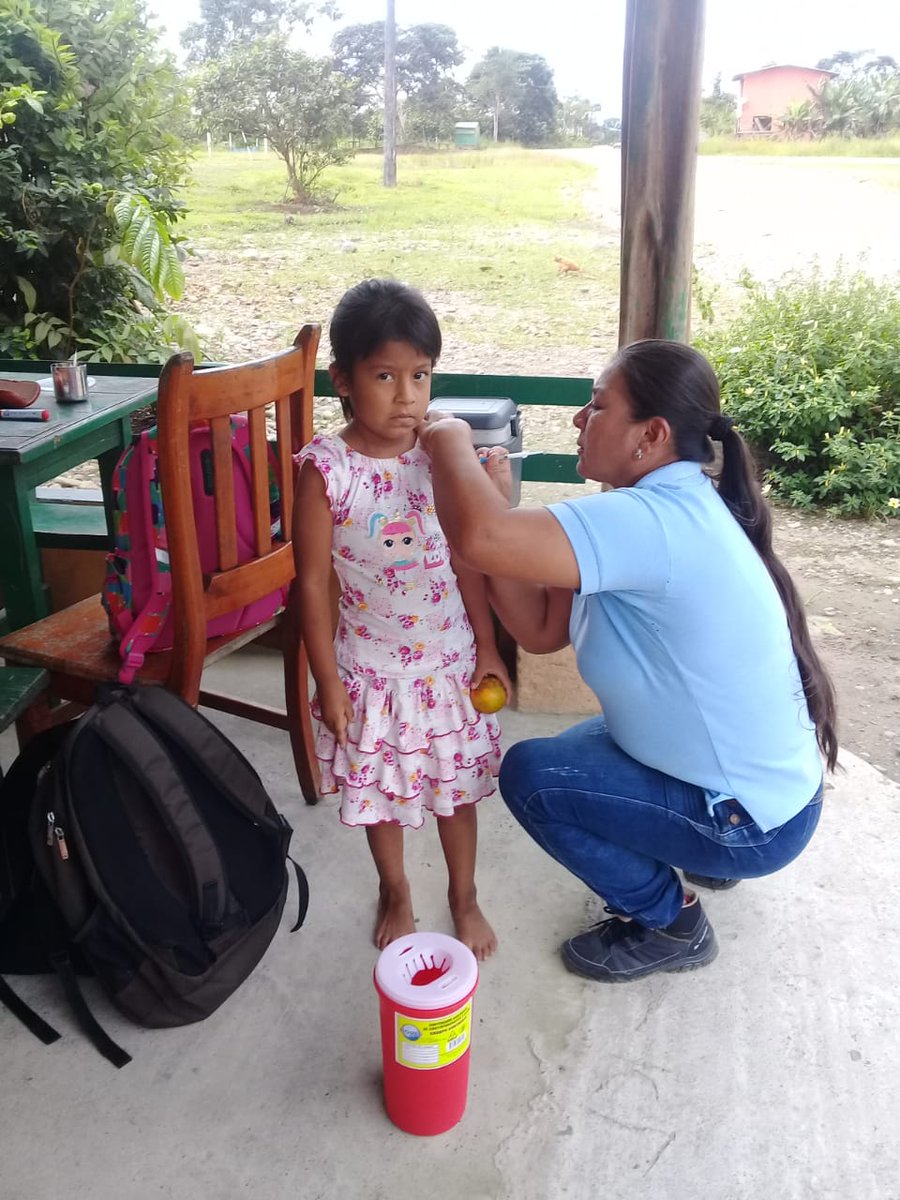 CntapsN's tweet photo. Trabajando conjuntamente con el Equipo EAIS EN LAS DIFERENTES #BRIGADAS DE VACUNACION Y ASI #PREVENIR ENFERMEDADES.#TAPS NAPO https://t.co/t4EYc5qLYh