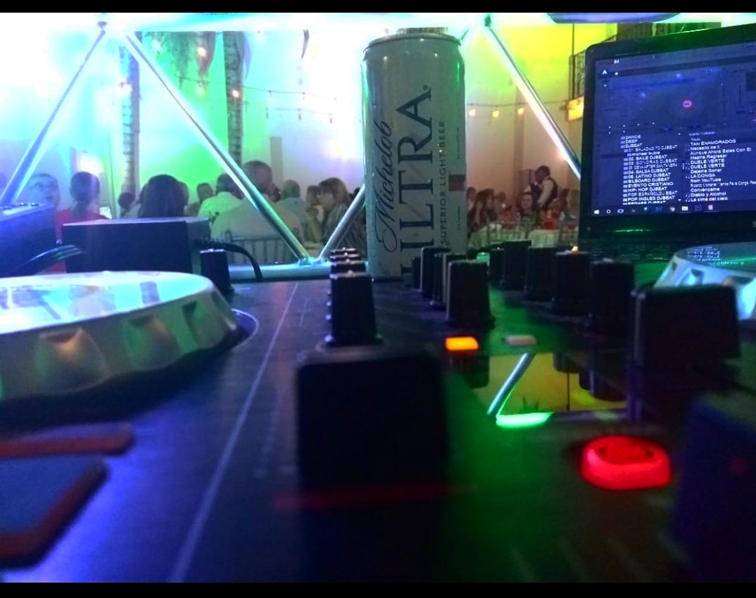 PlatinoProd's tweet photo. #Musica para tus #eventos contamos con los mejores #DJ del norte del país, te garantizamos un gran ambiente en todas tus #fiestas mayores informes al ☎️ (81)1341-6106 estamos para servirte! #PlatinoProducciones #FiestaMty #EventosMty #Mty #Monterrey #SPGG #NuevoLeon https://t.co/kZ45Vwjh4c
