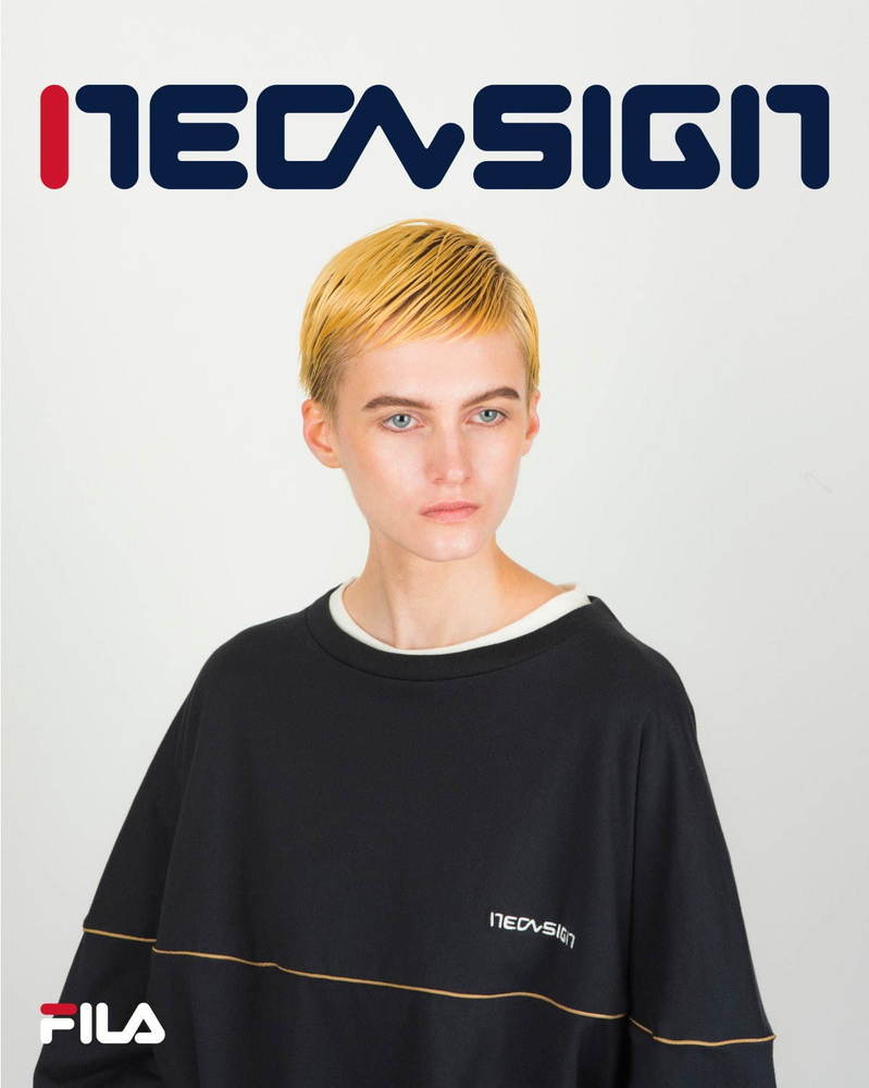 ネオンサイン×フィラのコラボTシャツやブルゾン、“海賊版”デザインのロゴを配して - fashion-press.net/news/51763