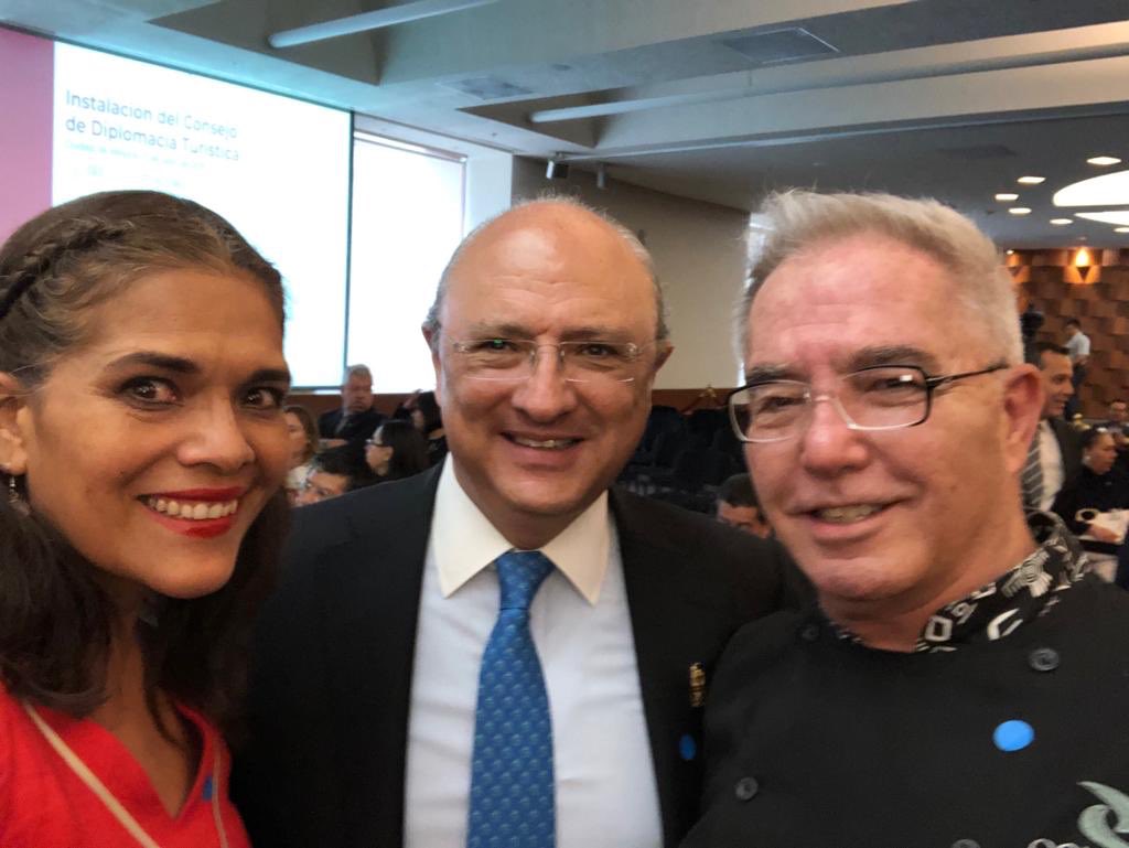 LauraAguilar68's tweet photo. Se instaló el #ConsejoDeDiplomaciaTuristica , que fluyan los afanes colectivos con armonía y enfoque. Se traduzca en éxito. 🙌🏼 Nosotros, académicos del turismo, hemos llevado nuestra propuesta y estamos listos para conjugar el verbo SUMAR. #RedCONAET @CONAET  @icabreraf https://t.co/B0IDoedOpv