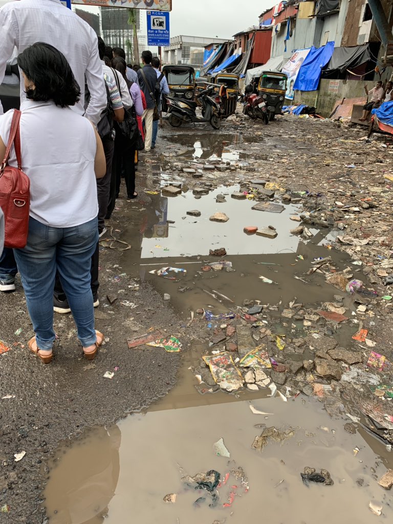 neerav_sanghvi's tweet photo. @nitin_gadkari @CPMumbaiPolice @MumbaiPolice infrastructure at Bandra east station is in continuous mess. Commuting to office is a nightmare. Urgent attention needed https://t.co/n06Gvis9N8