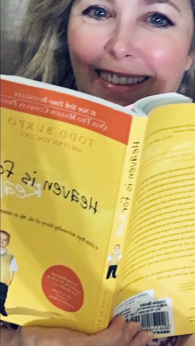 kris_second's tweet photo. Reading a book selfie! Another bingo!! @Golbowtweets #GEsummer https://t.co/wCLJIH4ccD