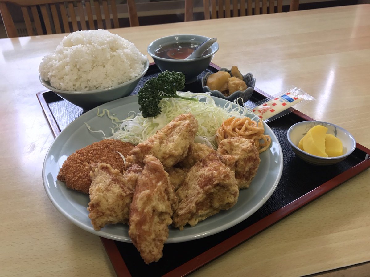 さすらいの旅人 全国各地孤独のｸﾞﾙﾒ Pa Twitter 大食いや学生の強い味方でコスパ抜群のデカ盛り食堂の唐揚定食に挑む 愛媛県松山市清水町 T Co Adhctztfze Tabelog
