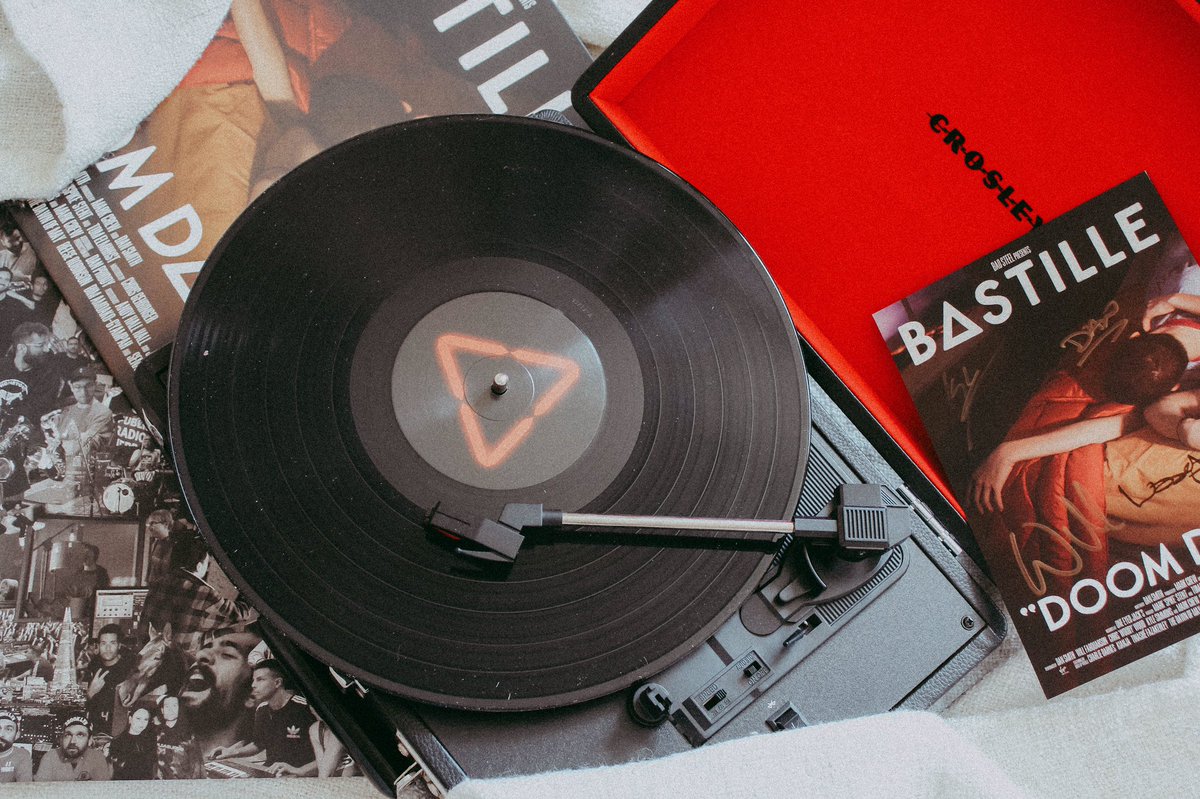 daintyxdoll's tweet photo. 26/365 the doom days are here @bastilledan #doomdaysworld #DoomDays https://t.co/wXyEz6QDKk