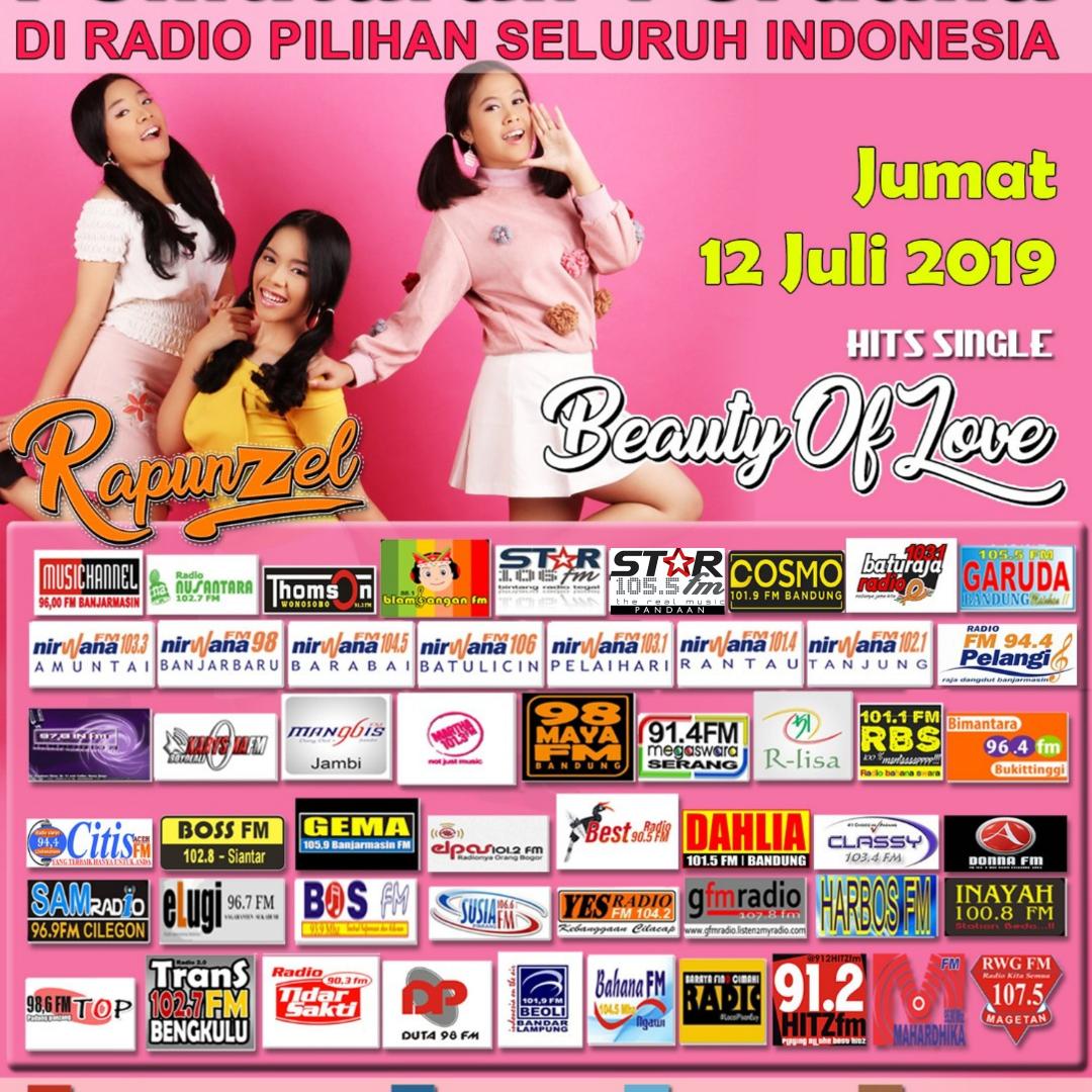 Jangan lewatkan hari ini di acara #FavoritKita Hits...banget ada pemutaran perdana lagu baru "Rapunzel" Judulnya "Beauty Of Love" ( <a href="/itsmusicid/">Insan Talenta Senada</a> <a href="/oxtavsugges/">its music Indonesia</a> )

#PemutaranSerentak 
#BeautyOfLoveRapunzel
#StarFM #PandaanPasuruanJatim 
#SalamMusikIndonesia 🇮🇩

MD : <a href="/FiraAzzahra_/">Alfira Fembriant</a>
