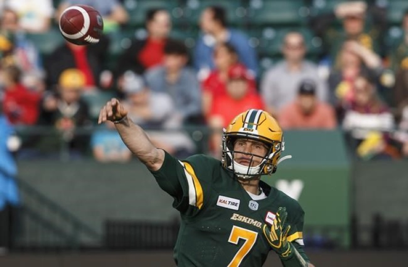 3DownNation's tweet photo. #Eskimos QB Trevor Harris avoids major injury, keeps carving up #BCLions https://t.co/ebEwrpEXrl #Edmonton #Esks #CFLEsks #CFL https://t.co/bRMSBvI2Gr