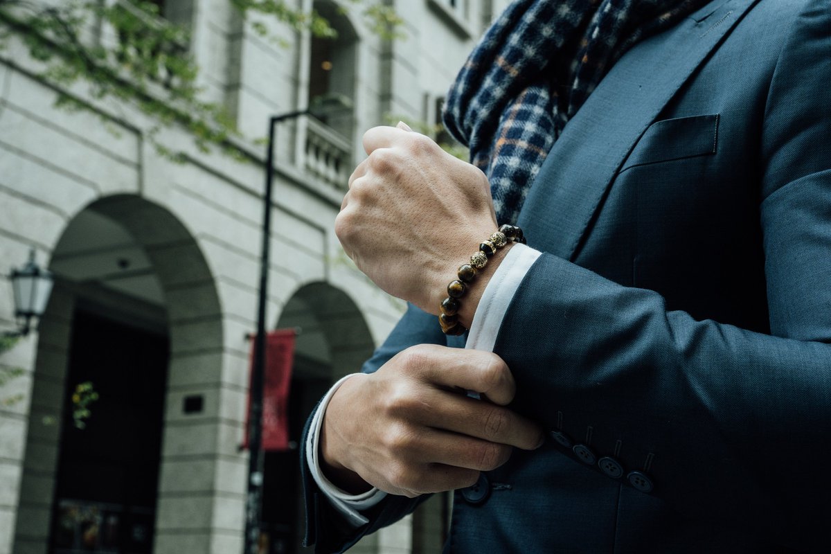 azurorepublic's tweet photo. Style is a way to say who you are without having to speak.
In a world full of trends, I want to remain classic.
https://t.co/5nvNSaTrRR
.
#Bracelets#menfashion#dapper#menswear#menstyle#bracelet#suit#gentleman#jewelry#azurorepublic#luxurybracelet#accessory https://t.co/k7xxdnU5qs