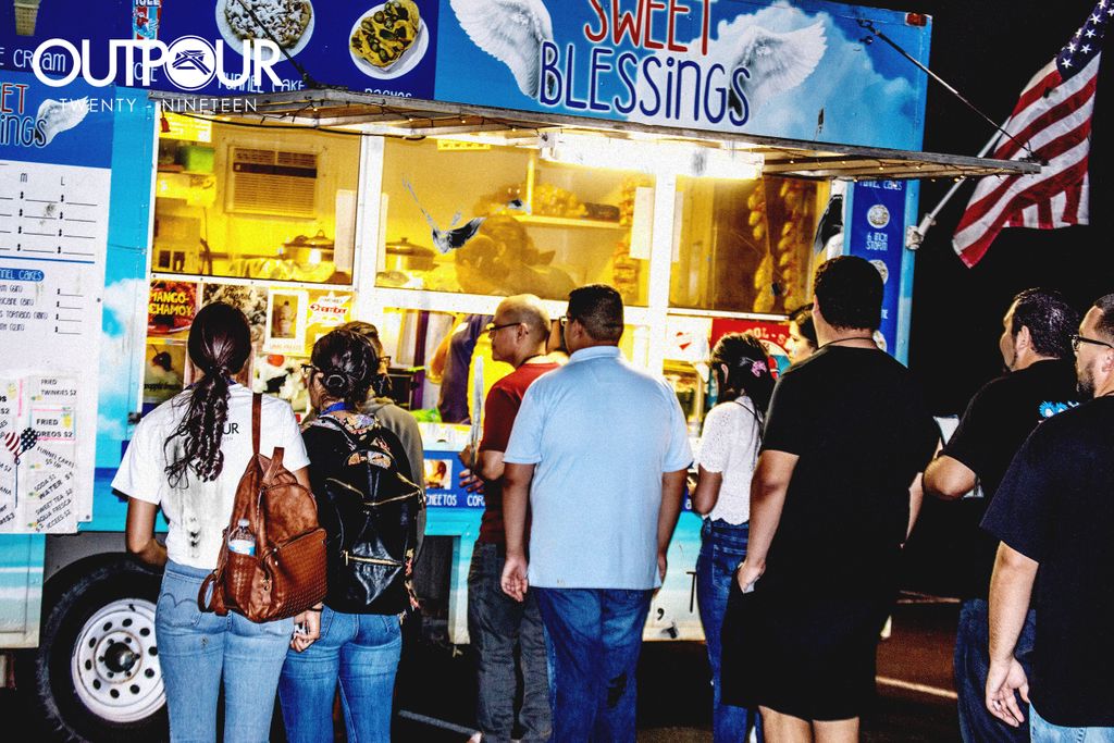 🚐🌮🍿🍔🍟🙃🙃🤟🏻

Food trucks kinda night‼️
.
#Outpour2019
#DoItAgain
#CrossChurchRGV
#CrossYouthRGV
#RGV