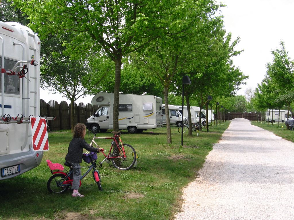 All4Funding's tweet photo. #Investeren met 8% rente per jaar en volledige hypothecaire dekking! Kijk naar dit mooie #crowdfundproject: https://t.co/xCosqcR6hw voor overname en upgrade van een goedlopend camperpark in Italië.
#crowdfunding #rendement #hypothecairedekking https://t.co/0EuAJEXzfE