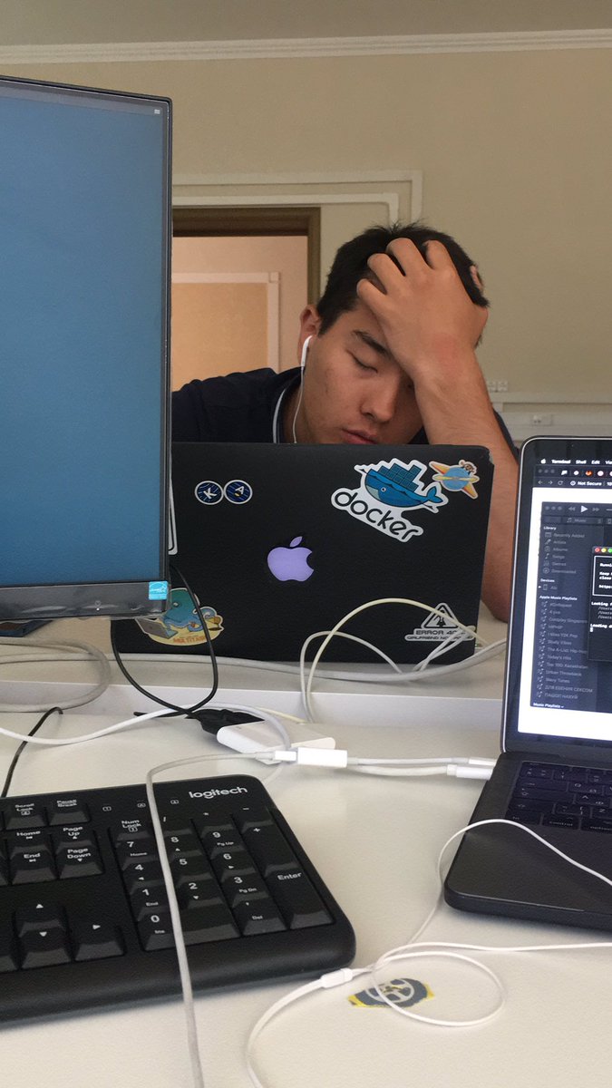 oizuldan's tweet photo. Он до сих пор в Барсе...
Однако пипец тяжко работать в жару, особенно, когда из-за одного человека нельзя включать кондер https://t.co/aJ41tS3EMZ