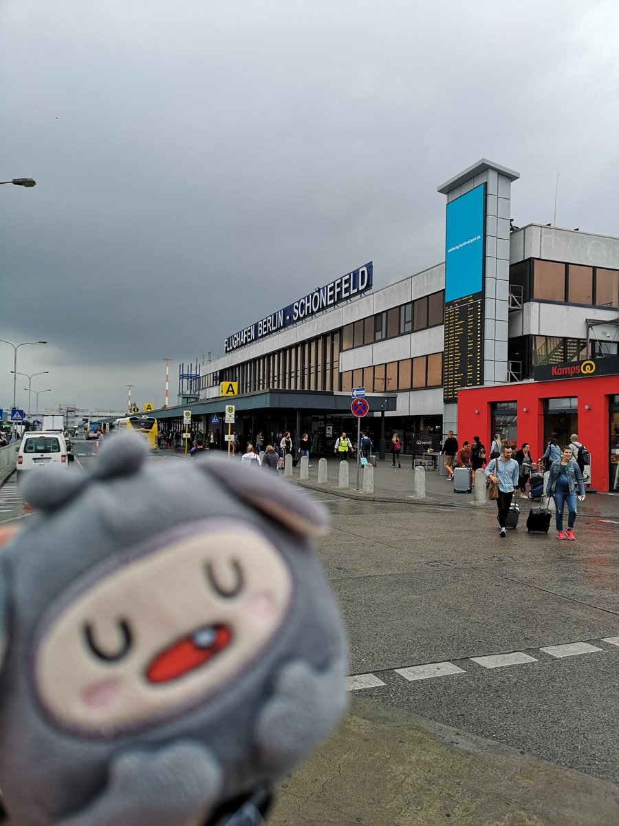 MiyumeMaria's tweet photo. Landed safely~
#몬스타엑스 #MONSTAX #MONSTA_X #MonstaXInBerlin #MONSTAX_WORLDTOUR #WEAREHERETOUR #monstaxworldtour #MonstaXinEurope #MON_G #MON_GINEUROPE #MON_GINBERLIN https://t.co/dXQAw0p9bv