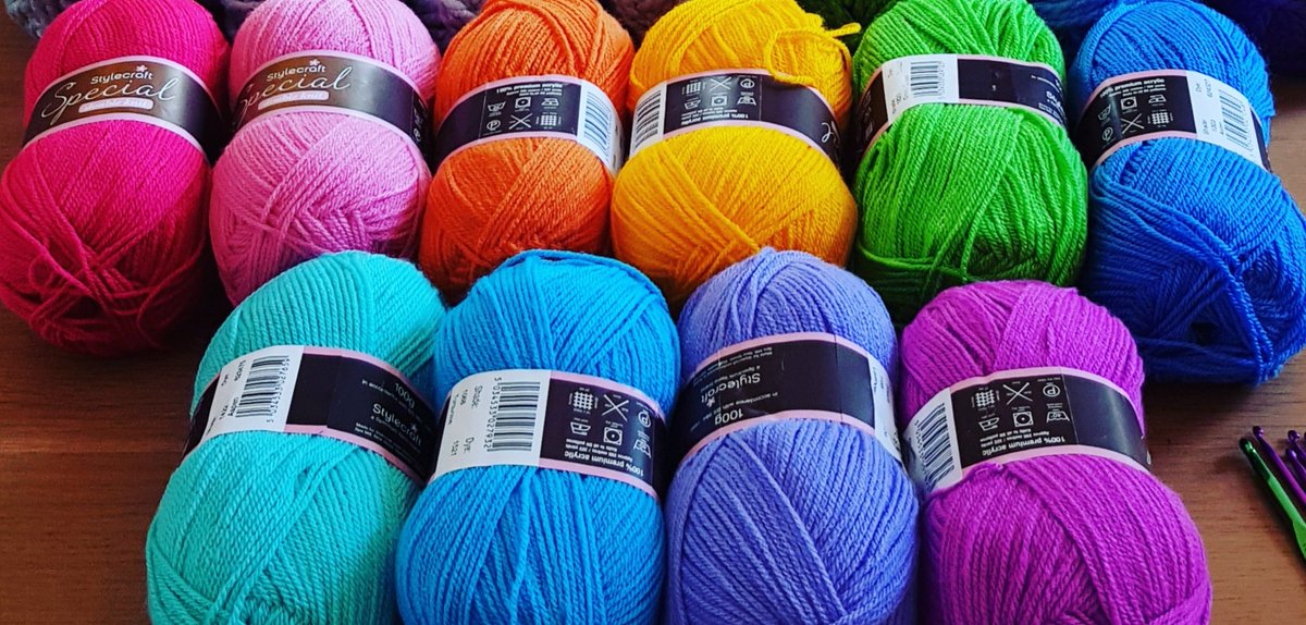 StitchingSci's tweet photo. Supplies have arrived for our first #yarnfestival @FibreEast!
Not long now!
Hands up who else will be there!?🙋♂️🙋♀️
#stitchingscience #fibreeast #gettingready #rainbowyarn #yarnheaven #learntocrochet #sciencecrafts #stemcrafts #learnsomethingnew https://t.co/vfMRho6O0H