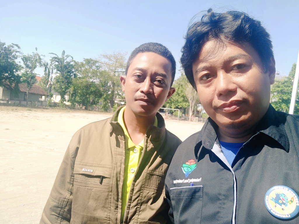 Iskandar__NH's tweet photo. Alhamdulillah Aktifitas dihari #JumatBerkah diperkenankan olehNya bertemu dg para Pegiat &amp; Pejuang Pemberdayaan Masy Desa dlm Naunggan #tppilamongan

di kec #Kalitengah
#Glagah &amp; #Karangbinanggun, 

Membincang tntang #inovasidesa moga Sukses Amin

@AndryDewantoAh2 @EkoSandjojo https://t.co/N4fShNVFUD