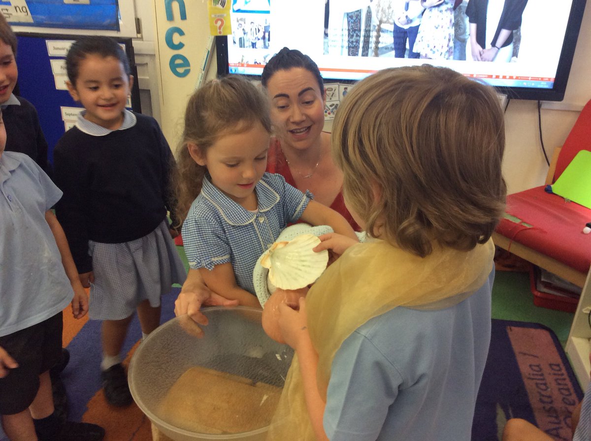 AnnesReception's tweet photo. We are learning about the sacrament of Baptism https://t.co/jRNjq4HXKN