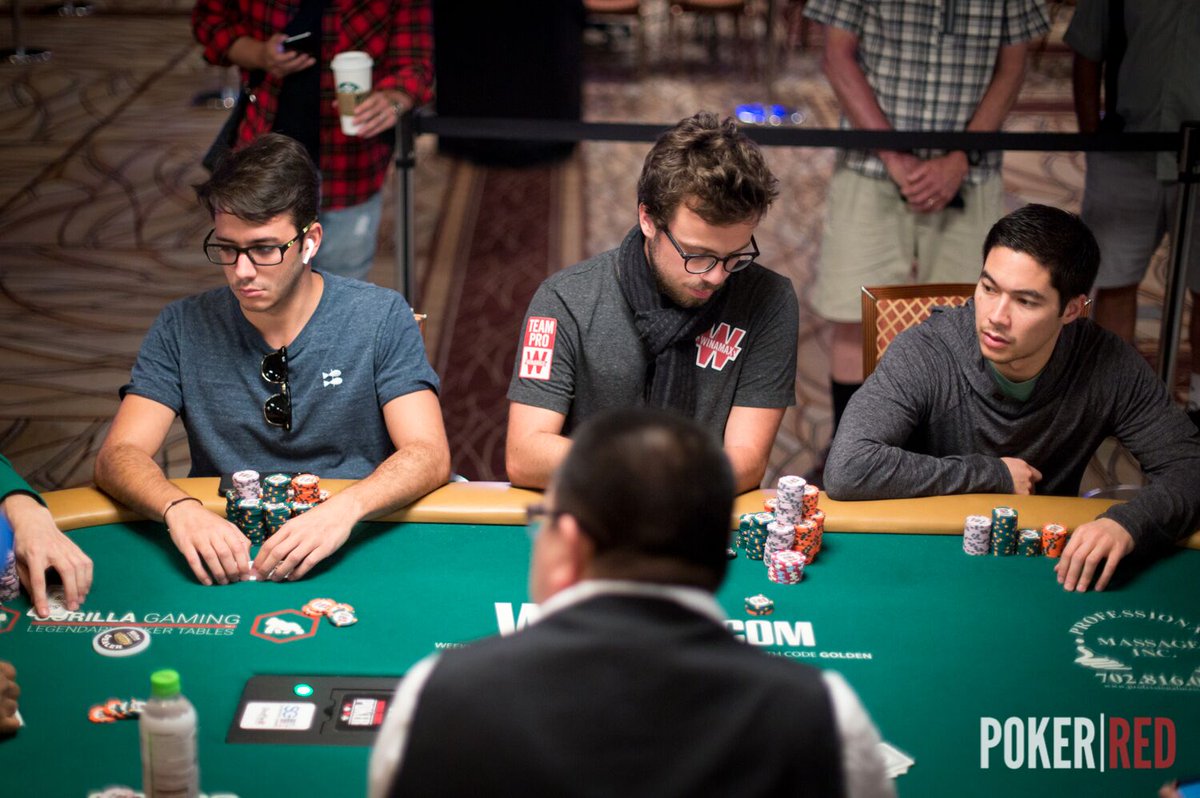 poker_red's tweet photo. La mesa de Mario Navarro en el Día 7 de las WSOP #WSOPESP https://t.co/fN6uIH2MXk https://t.co/tavbt2UOxI
