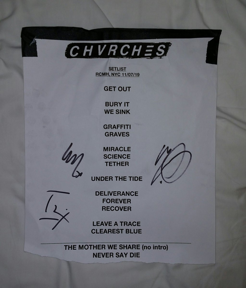 Thank you to my heroes <a href="/CHVRCHES/">CHVRCHES</a>, <a href="/laurenevemay/">Lauren Mayberry</a>, @Iain_A_Cook, <a href="/doksan/">martin doherty</a> &amp; <a href="/thejonnyscott/">Jonny Scott</a> for the great show tonight. A night I will never forget. 💙💙💙💙💙💙💙