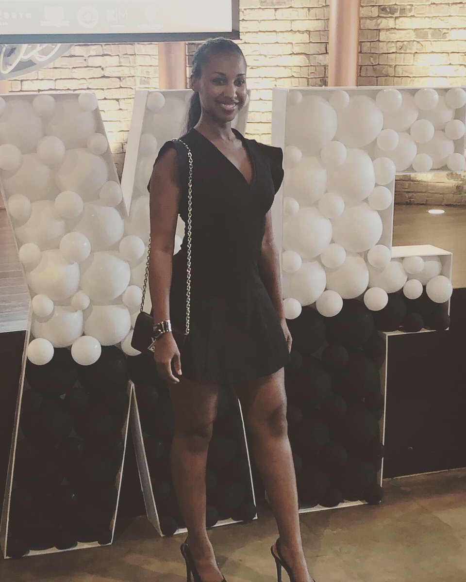 aliciamaudilee's tweet photo. Phoenix Fashion Week Top “40” Model Mixer.

#PHXFW #PHXFWTop40 #AZ #modeloftheyear #fashion #blogger #fashiongoals #Phoenix https://t.co/GbFkcNDxsw