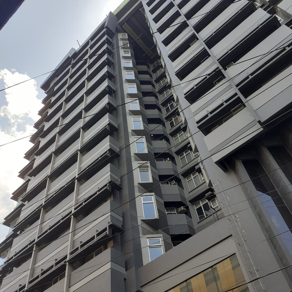 zmmybgs_02's tweet photo. I am back kung saan 2years na nagaral sa DASMA ππ
#ANTLERSHOTEL
#CERTZ
#EAC-C
#CONDO https://t.co/hmksXmo1hK