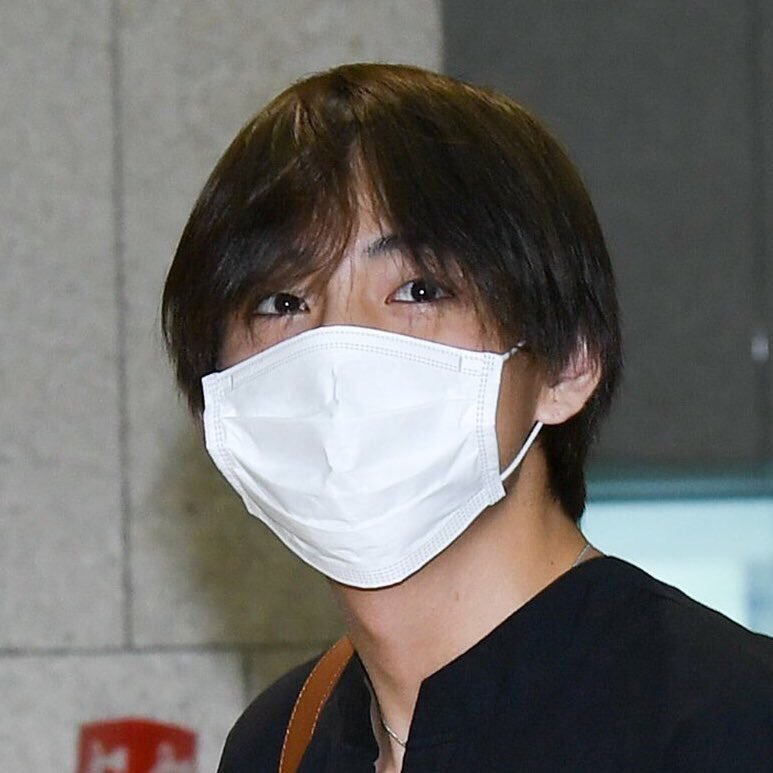 vloveskoo's tweet photo. SIGUEN CON SU CABELLO LARGOOOOOO AAAAASDFGHJKL DEJEN SUS AMÉN PARA QUE NO ❌SE ❌ATREVAN ❌A ❌TOCÁRSELOS‼️,, AMÉN 🙏🏼 https://t.co/TSu90Lhnqf