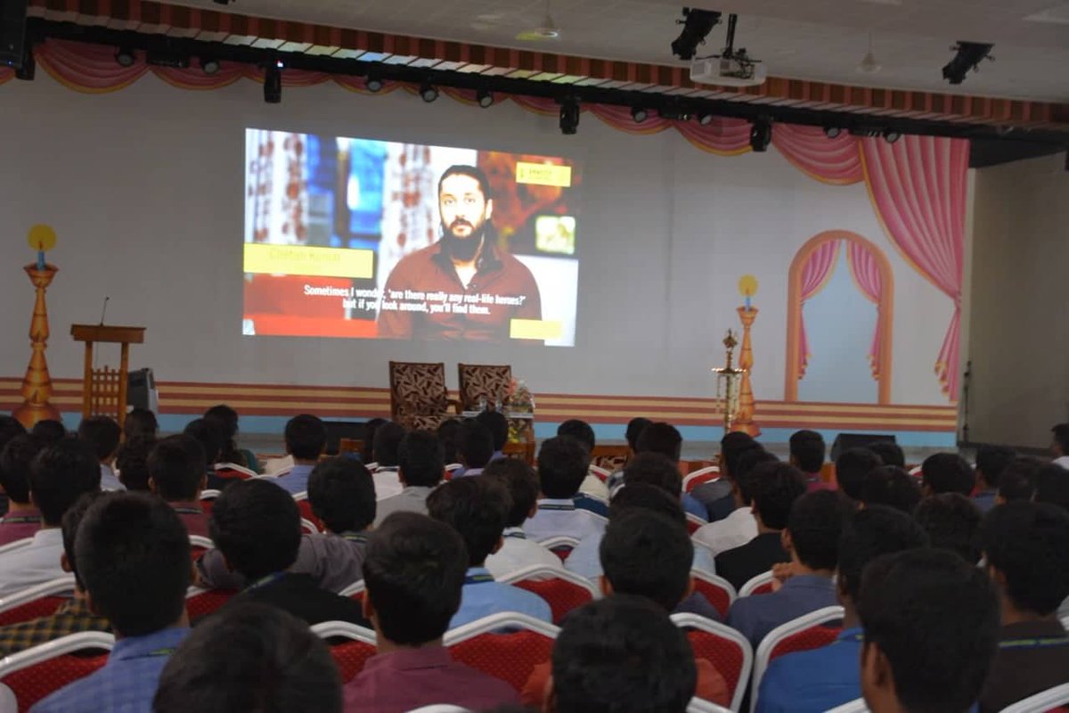 ChetanAhimsa's tweet photo. ಬುಧವಾರ, ನಾನು ಕ್ರೈಸ್ಟ್ ಕಾಲೇಜಿನ ವಿದ್ಯಾರ್ಥಿಗಳೊಂದಿಗೆ ಸಾಮಾಜಿಕ ಸೇವೆಯ ಮಹತ್ವ ಮತ್ತು ಸ್ವಯಂ ಪ್ರಶ್ನಿಸುವಿಕೆಯ ಕುರಿತು ಮಾತನಾಡಿದೆ.
On Wednesday, I addressed #ChristCollege students on the importance of #socialservice and #selfquestioning.
Here are some pics.
ಅಹಿಂಸಾ/ Ahimsa. https://t.co/FNgoC5LXp2