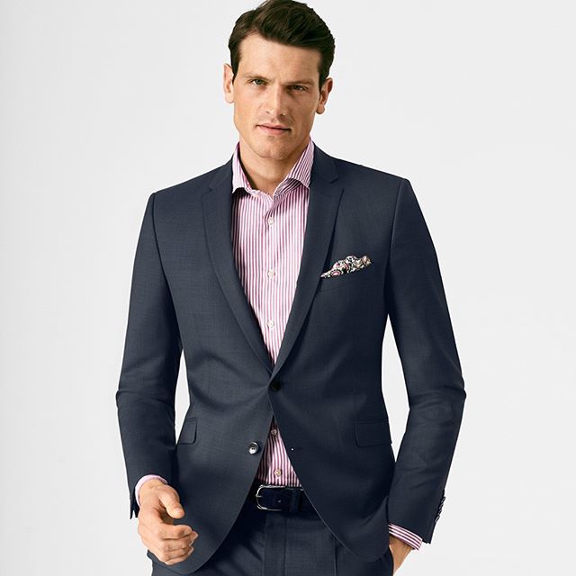 Perfekt im Sommer: leichter und moderner Slim-Fit-Anzug in feiner Schurwoll-Qualität.

Sakko von Strellson : 21581900

go.hirmer.de/neu

#hirmer #munich #muenchen #outfitforyou #outfitinspo #menswear #menstyle #mensfashion #style #fashion #street… ift.tt/2JG8oBs
