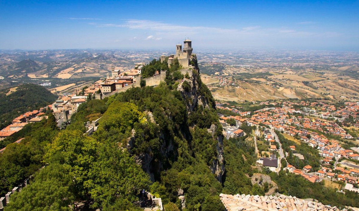 San marino. Сан Марино Италия. Три башни Сан-Марино. Базилика Сан-Марино Сан-Марино.