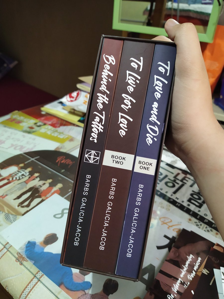 chanppagy's tweet photo. @dearbarbs they're finally home!!! huhuhu ang gandaaaaaa 😻😻

ready na ulit ako umiyak 😁

*Special thanks to NH Bookshoppe! #TLADseries #TLAD ♡ https://t.co/O43uHOHHo3