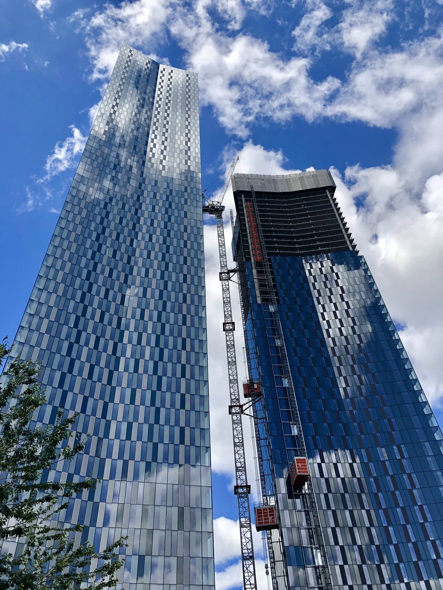 Race to the sky in Manchester 🐝🏗 #healthandsafety #manchester #consultant #construction