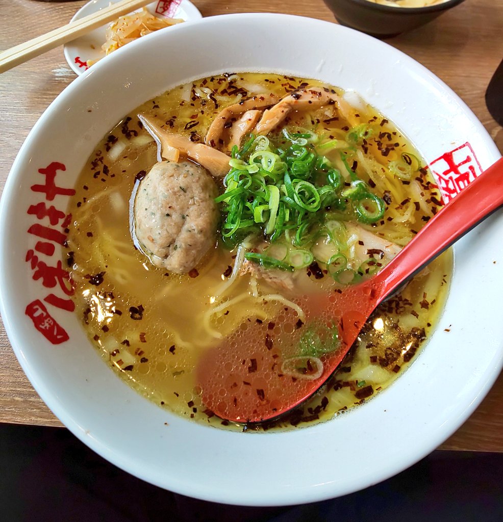 ひともっこ555 ばりきや 前橋関根店 限定特製塩らーめん 焼豚キーマカレー ばりきやでばりきやらしくないメニューをオーダー 魚介系の塩ラーメンで 焦がしネギはなくてもいいかな キーマカレーはほぐし豚がいっぱい入っていて旨かった ひともっこ555 ばりきや 前橋関根店 限定特製塩らーめん 焼豚キーマカレー ばりきやでばりきやらしくないメニューをオーダー 魚介系の塩ラーメンで 焦がしネギはなくてもいいかな キーマカレーはほぐし豚がいっぱい入っていて旨かった