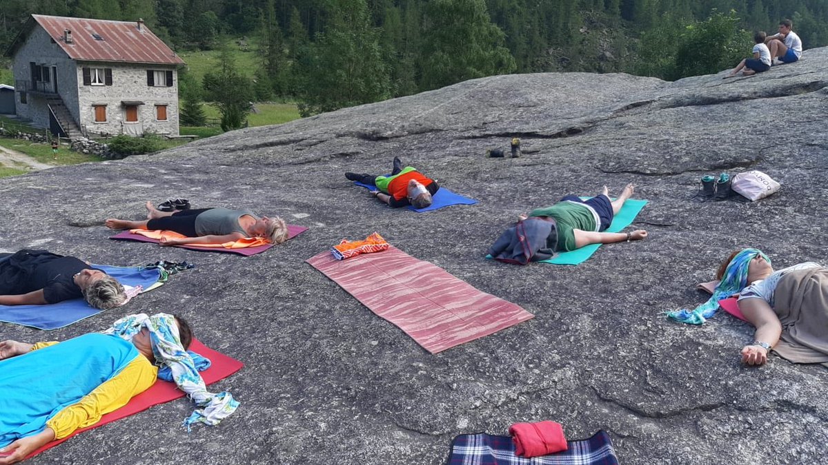ValDiMello's tweet photo. 7/8 settembre. Yoga in Val di Mello https://t.co/FW5uZtSQqp