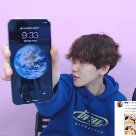bestofbyunbaek's tweet image. baekhyun’s lock screen is apple’s earth still photo

baekhyun is good at cleaning and recycles his trash

baekhyun chose reusable cups for his fansupport at music bank

an earth enthusiast. we love a man who cares about the environment! be like bbh 💚