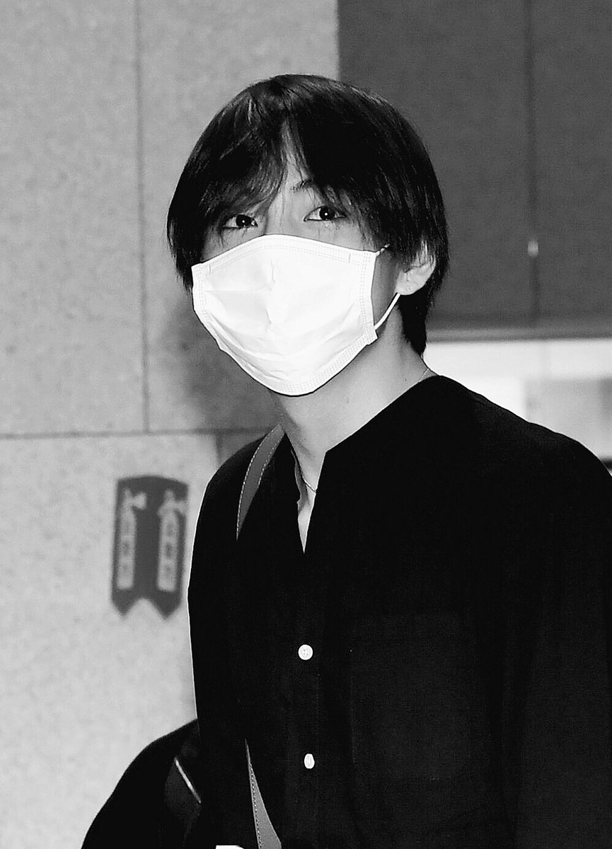 _daegu1995_'s tweet photo. All black 🤫🐯🐯 #V #BTS @BTS_twt https://t.co/CkvYiJXNMA