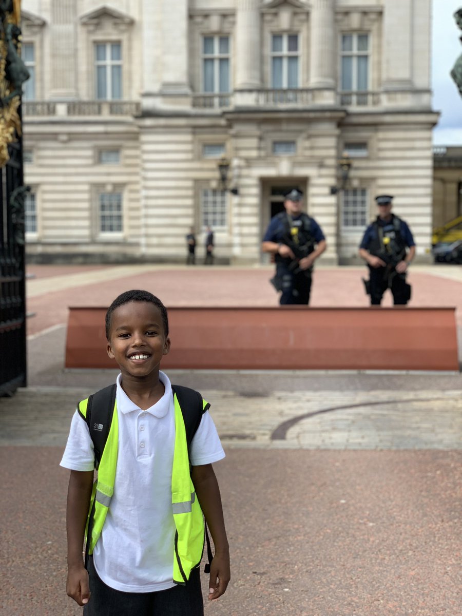HPA_Philip_Lane's tweet image. Year 2 have arrived at Buckingham Palace and are amazed at what they have seen! #HPAPLBarcelonaClass #HPAPLtrips #BuckinghamPalace
